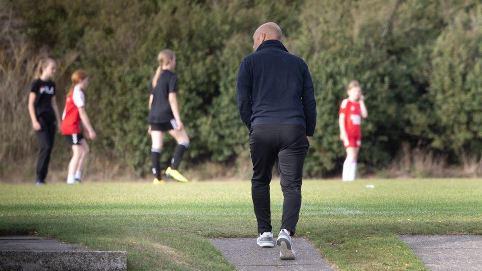 For to uger siden forlod Klaus-Dieter Müller den uofficielle Jammerbugt-træning på Jetsmark Stadion. Nu har han ikke været til stede i området i længere tid. <i>Arkivfoto: Claus Søndberg</i>