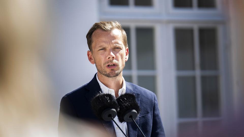 Beskæftigelsesminister Peter Hummelgaard (S) vil løse rekrutteringsudfordringer i den offentlige sektor ved, at løn- og arbejdsvilkår også bliver et politisk parameter at kigge på. (Arkivfoto). <i>Martin Sylvest/Ritzau Scanpix</i>