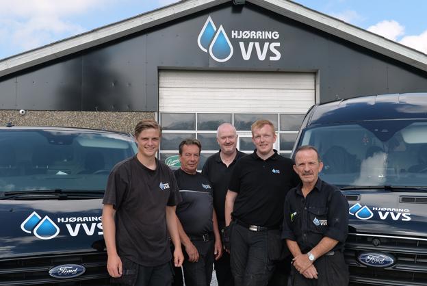 Dette er holdet bag Hjørring VVS. Fra venstre mod højre er det lærling Malthe, daglig leder Lars, ejer af Viborg VVS Ole, Simon og VVS-montør Erik. <i>Arkivfoto</i>