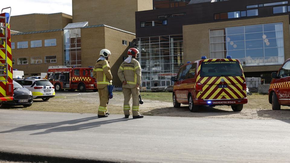 Østjyllands Brandvæsen rykker tirsdag ud til brand i Musikhuset i Aarhus. Branden opstod på en terrasse på taget. <i>Mikkel Berg Pedersen/Ritzau Scanpix</i>
