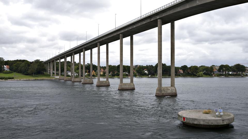 Svendborgsundbroen er en bjælkebro mellem Svendborg på Sydfyn og Vindeby på Tåsinge. Broen er onsdag morgen spærret i begge retninger grundet en færdselsulykke. (Arkivfoto). <i>Jens Nørgaard Larsen/Ritzau Scanpix</i>