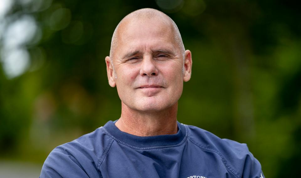 Piet van der Vliet Larsen, som arbejder på Stedet, advarer mod at lukke tilbuddet, der har medvirket til at holde mange unge borte fra kriminalitet og stoffer. <i>Foto: Martél Andersen</i>