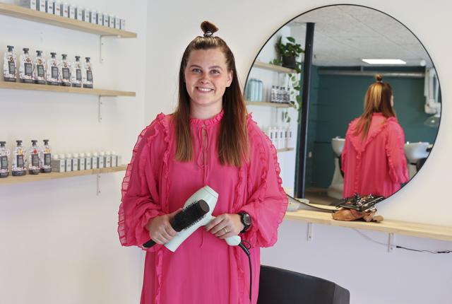 Chanet Nymark Mortensen åbner 1. august sin egen frisørsalon i Bjergby. Foto: Bente Poder