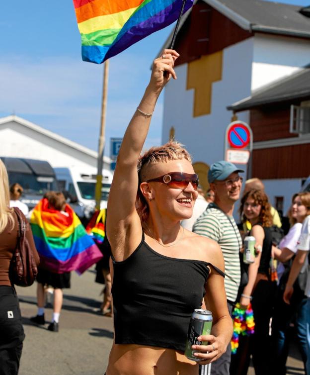 En undersøgelse fra 2019 viser, at Frederikshavn Kommune er en af de nordjyske kommuner, der bruger flest penge på kultur, helt præcist 1062 kr. per borger årligt. Det er kun 164 kr. mindre end i Aalborg Kommune, der ligger i top, og 456 kr. mere end Jammerbugt Kommune, der ligger i bund. Her øjeblik fra Skagen Pride.  <i>Foto: Vibe Maria Dahl Andersen</i>