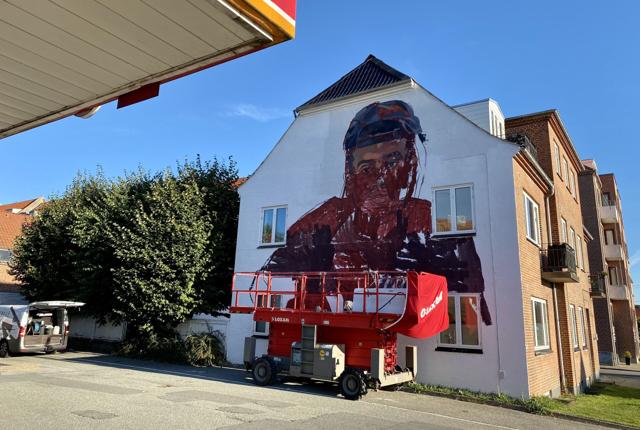 Den tyske kunstner Case Maclaim - eller bare Case - er nu i gang på Hobrovej. Foto: Katrine Schousboe