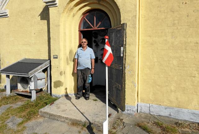 Indgangen til det gamle Missionshus, som nu er et museum med 3404 ure. Foto: Jens Brændgaard