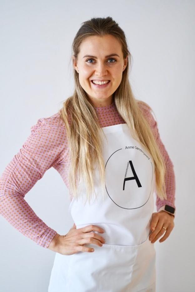 Anne Søndergaard var med i Masterchef 2020, nu udgiver hun kogebog. Pr-foto.