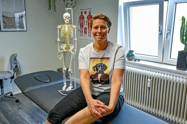 Fysioterapi er effektivt mod mange slags smerter, siger Merethe Henriksen, der har åbnet MH Fysioterapi og Førstehjælp. Foto: Ole Iversen