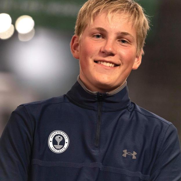 Tobias Tronderup Nielsen på 16 år er en af de unge, der hjælper fra morgen til sen aften hele ugen igennem. Privatfoto