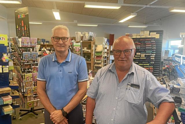 Kim Højlund og Bjarne Mörch har de sidste 27 år drevet KB Kontorforsyning sammen. Foto: Jesper Bøss