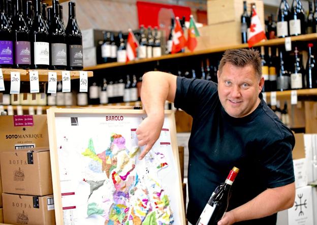 Kan man ikke vente med at udfordre sine smagsløs til festivalen løber af stablen, kan man købe smagekasser i butikken. For eksempel terroir-kassen, hvor man kan smage vine fra samme drue, sammen årgang og samme producent, men dyrket på forskelligt terroir/område. Foto: Vibe Maria Dahl Andersen