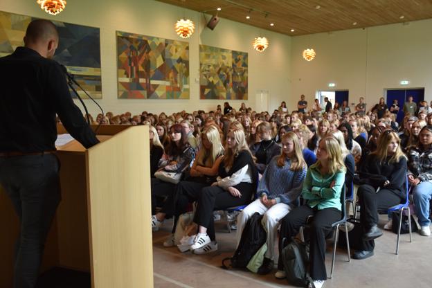 Rektor Thomas Svane holdt en tale til de nye studerende. Privatfoto