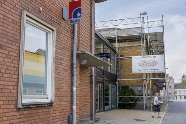 Kunderne vil uhindret kunne benytte de tre sædvanlige indgange til Spar Nord, mens arbejdet med at renovere står på. Foto: Henrik Bo <i>Foto: Henrik Bo</i>