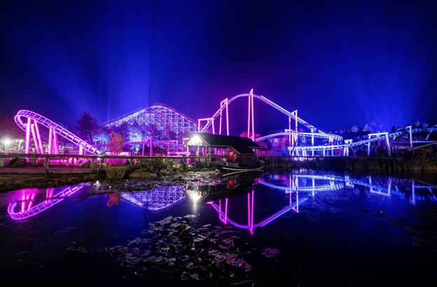 Det bliver en spektakulær oplevelse, når Fårup Sommerland hen i oktober laver eventen Lysfald. PR-foto