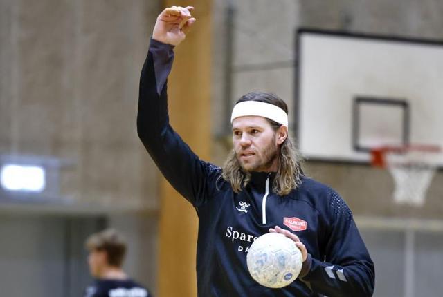 Mikkel Hansen har taget hul på træningen med Aalborg Håndbold - uden at have en bolig på plads i Nordens Paris. Foto: Torben Hansen
