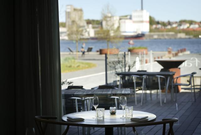 I Aalborg er der faktisk en lang række restauranter og spisesteder med kig til vandet. Foto: Claus Søndberg <i>Foto: Claus Søndberg</i>