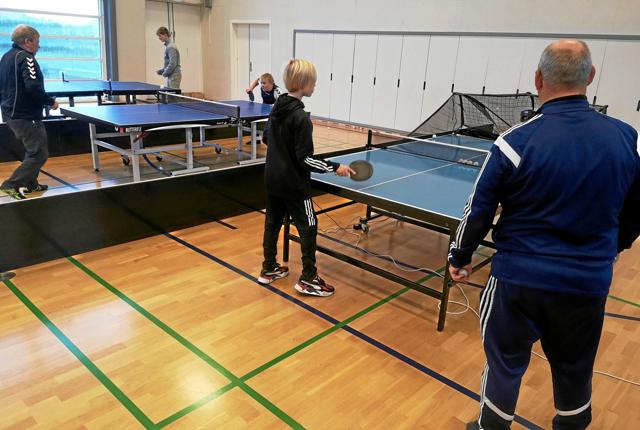 En ny markedsføringsstrategi for at få flere til at spille bordtennis har fået flere lokale bordtennisspillere til at møde frem i Vestervig Badminton-, Tennis- og Bordtennisklub, som dyrker den indendørs sport i Vestervig-Agger Aktivitetscenter. Privatfoto