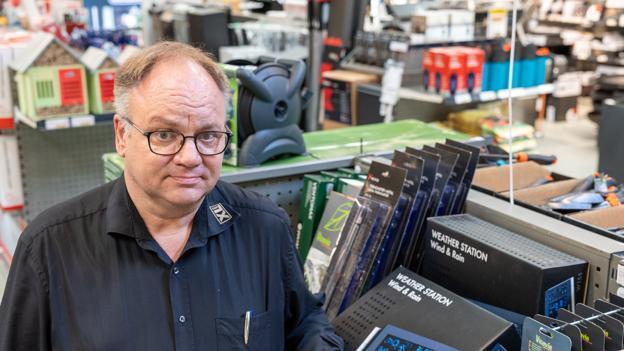 - Måske var det lidt tilfældigt. Sådan ser jeg ikke på det nu mange år senere, nu er det jo blevet min livsstil, siger Carsten om at gå ind i trævarebranchen. Foto: Kim Dahl Hansen