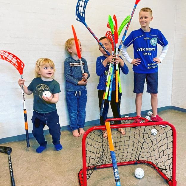 Der er Floorballens Dag 27. august, hvor man kan få en smagsprøve på sporten. Foto: Brønderslev Floorball