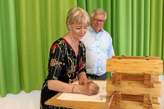 Elsebeth Gabel Austin, rektor på Hjørring Gymnasium/STX og HF, underskrev forleden klimahandleplanen. Privatfoto