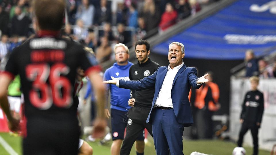 Albert Capellas skal forsøge at løfte FC Midtjylland efter søndagens nederlag til AaB. <i>Ernst Van Norde/Ritzau Scanpix</i>