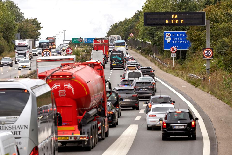 Torsdag morgen cirka klokken 8:10 skete der et uheld på E45 Nordjyske Motorvej i nordgående retning mellem afkørslen ved Humlebakken og afkørslen ved Øster Uttrup vej. <i>Foto: Lars Pauli</i>
