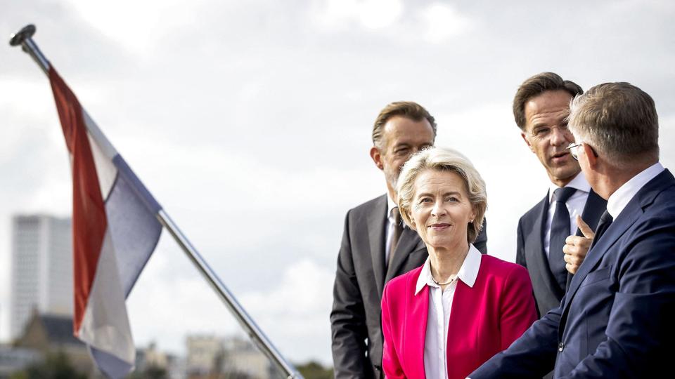 Trods Putins trusler om at lukke for gassen til EU, er EU-Kommissionens formand, Ursula von der Leyen, optimistisk. EU-landenes gaslagre er nu nået på på 82 procent af kapaciteten mere end en måned før, det var forventet. <i>Koen Van Weel/Ritzau Scanpix</i>