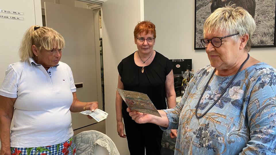 Britt Geisler (tv.), turistchef Bente Kristensen og Ulla Andersen. <i>Foto: Carsten Hougaard</i>