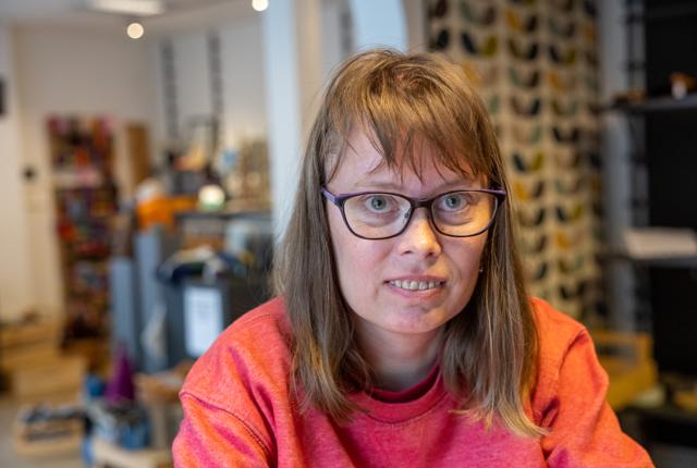 Heidi Ludvigsen er en af de borgere, der mister sin arbejdsplads, hvis kommunen beslutter at nedlægge dagtilbuddet Mirabell i Hjørring. <i>Foto: Kim Dahl Hansen</i>