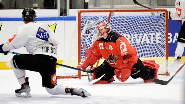 Thomas Lillie vogtede målet for Aalborg Pirates og havde en særdeles travl aften på hjemmebanen. <i>Foto: Henrik Bo</i>