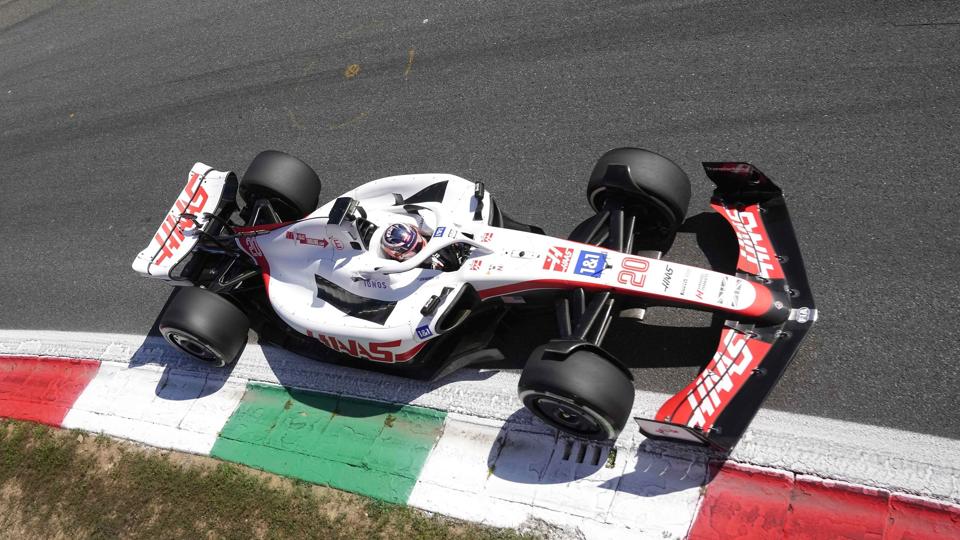 Kevin Magnussen ses her under træningen på Monza. <i>Antonio Calanni/Ritzau Scanpix</i>