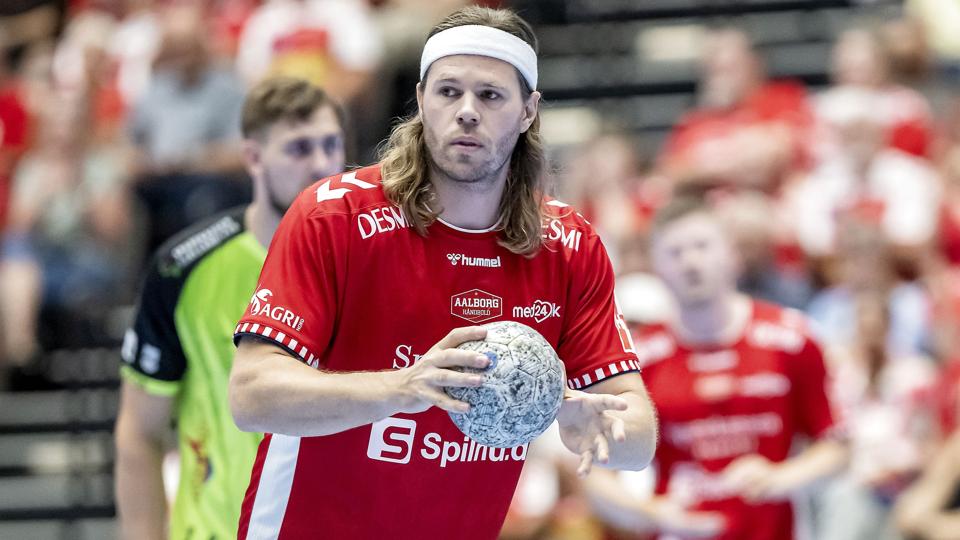 Mikkel Hansen scorede på straffekast i lørdagens hjemmekamp mod Lemvig-Thyborøn. Dette foto er fra kampen mod Nordsjælland Håndbold 3. september. <i>Ren© Schtze/Ritzau Scanpix</i>