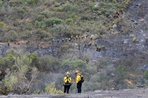 Regnskyl giver hjælpende hånd i kamp mod californisk skovbrand