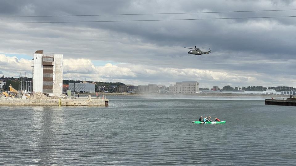 Redningshelikopteren i aktion søndag. <i>Foto: Thomas Lee Christensen</i>