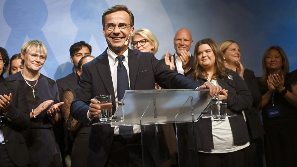 "Jeg vil bede om tålmodighed. Det endelige resultat skal først ligge klart," siger Ulf Kristersson, Moderaternas leder, ifølge avisen Aftonbladet. <i>Fredrik Sandberg/Ritzau Scanpix</i>