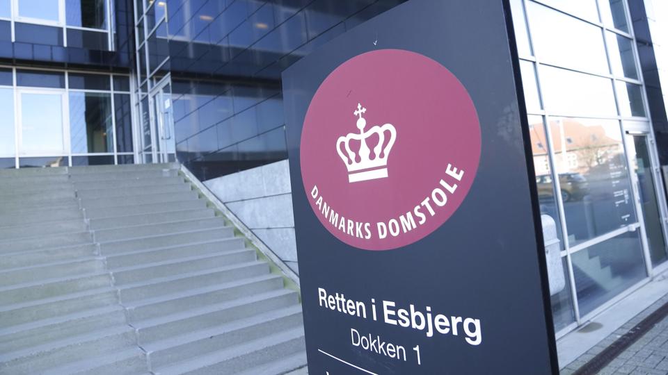 Retten i Esbjerg har mandag retsmøde i en sag om trafikulykke, der i april kostede en 63-årig mand livet. Ulykken skete, da en lægebil under udrykning ramte den 63-årige mand, som kørte i en personbil. (Arkivfoto). <i>Claus Fisker/Ritzau Scanpix</i>