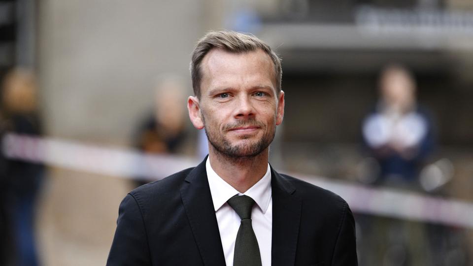 Fagbevægelsens Hovedorganisation (FH) vil have beskæftigelsesminister Peter Hummelgaard (S) til at rejse et annullationssøgsmål mod et kommende EU-direktiv om mindsteløn. Ministeren vil dog analysere direktivet yderligere, før han vil tage stilling (Arkivfoto). <i>Philip Davali/Ritzau Scanpix</i>