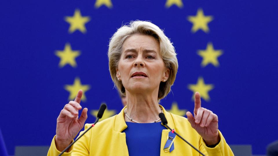 - Kun nogle få visionære forstod, at de virkelige problemer var de fossile brændstoffer. Ikke deres pris, siger Ursula von der Leyen. <i>Yves Herman/Reuters</i>