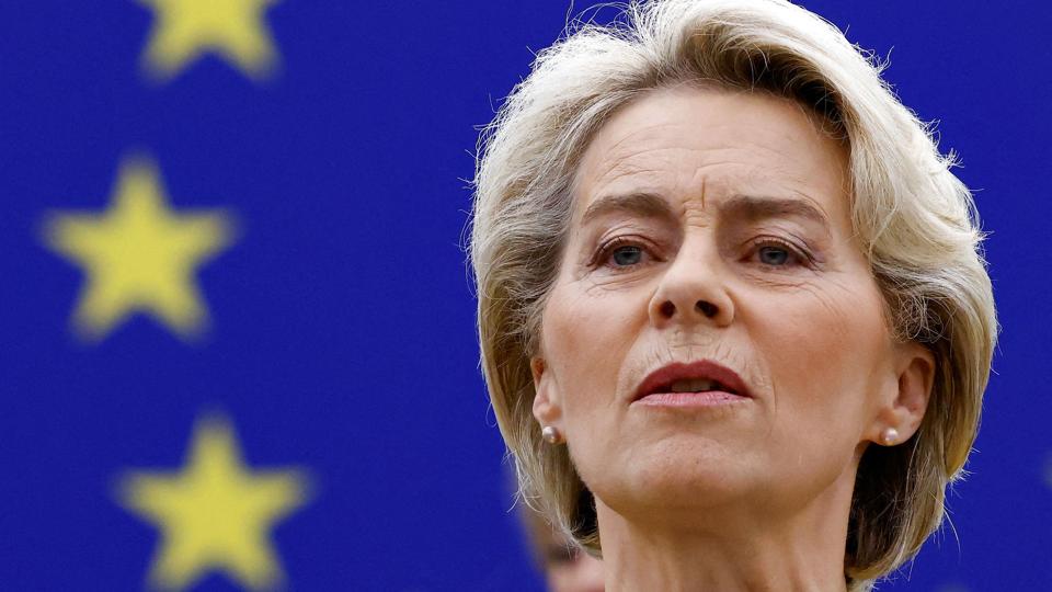 EU-Kommissionens formand, Ursula von der Leyen, foreslår at afkoble gasprisen fra prisen på el i EU. Det skal medvirke til at forbrugerne får adgang til billigere strøm fra grønne energiselskaber, siger hun i tale. <i>Yves Herman/Reuters</i>