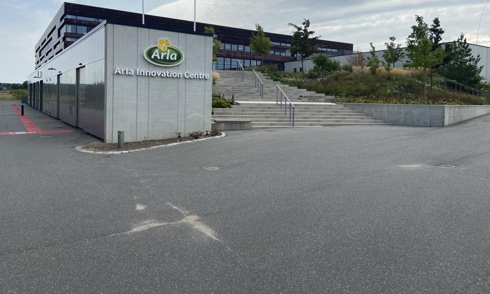 Arla Foods har tilmeldt ca. 60.000 kvadratmeter til energi-benchmarking i Energispring Aarhus - blandt andet udviklingscentret Arla Innovation Centre i Skejby. Arla Foods har tilmeldt ca. 60.000 kvadratmeter til energi-benchmarking i Energispring Aarhus - blandt andet udviklingscentret Arla Innovation Centre i Skejby.