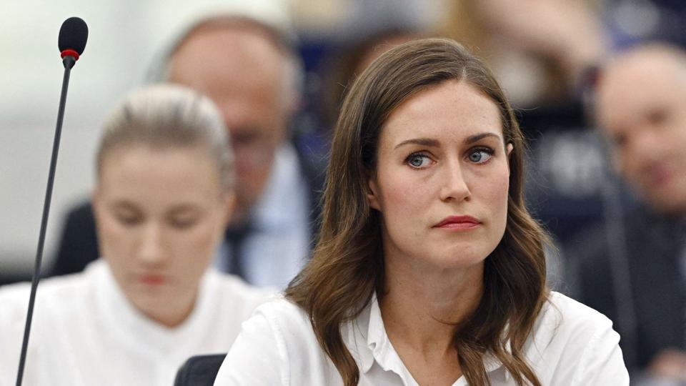 Finlands statsminister, Sanna Marin, er sat under pres af landets sygeplejersker. De vil strejke for højere løn. Men hastelov skal stoppe en strejke. Det giver nu anledning til splid i regeringen. (Arkivfoto). <i>Frederick Florin/Ritzau Scanpix</i>