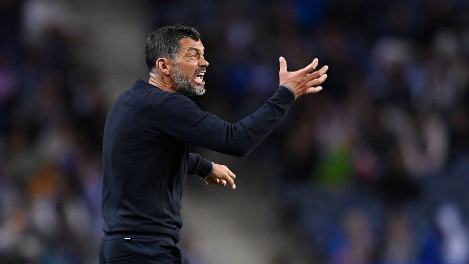 Portos cheftræner, Sergio Conceicao, kunne tirsdag aften se sit hold blive udspillet på eget græs hjemme mod belgiske Club Brugge, der havde to danskere i hovedrollerne. <i>Miguel Riopa/Ritzau Scanpix</i>