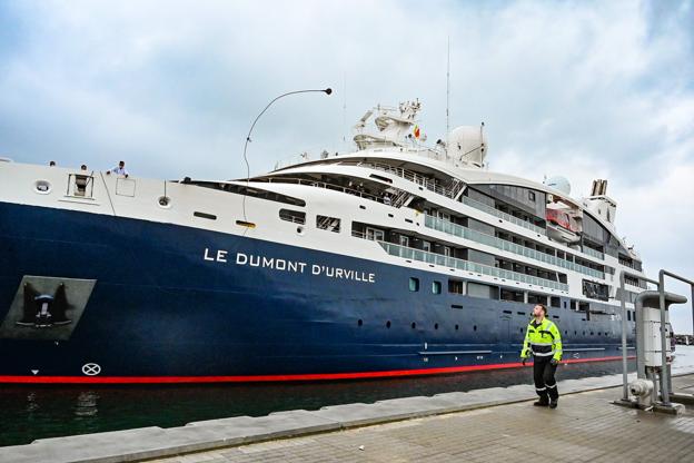 Le Champlain der har aflyst sit besøg i Hanstholm er et søsterskib til Le Dumont D´Urville som besøgte Hanstholm 7. august. Arkivfoto.