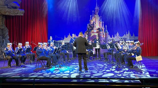 I påsken spillede Morsø Garden i Disneyland Paris, en uforglemmelig oplevelse for de medvirkende gardister. <i>Privatfoto</i>