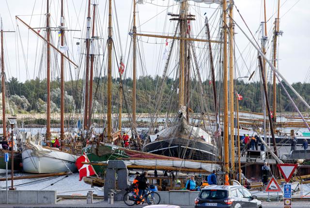 De flotte træskibe, der deltager i Limfjorden Rundt, er torsdag ankommet til Nykøbing. <i>Foto: Bo Lehm</i>