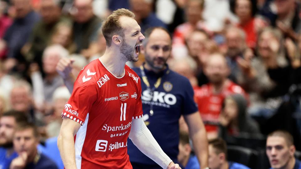 Lukas Sandell udgik skadet af Champions League-kampen mod Celje 15. september. Meldingen var i første omgang, at der ventede den svenske profil en længere pause. <i>Arkivfoto: Henrik Bo</i>