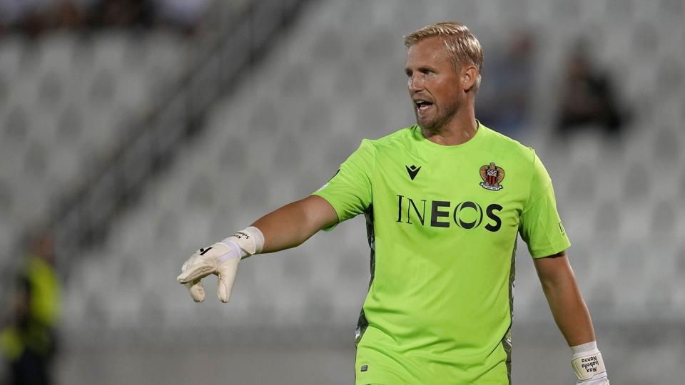 Kasper Schmeichel blev passeret af Fousseni Diabates fremragende mål efter en times spil af opgøret mellem Partizan Beograd og Nice. <i>Darko Vojinovic/Ritzau Scanpix</i>