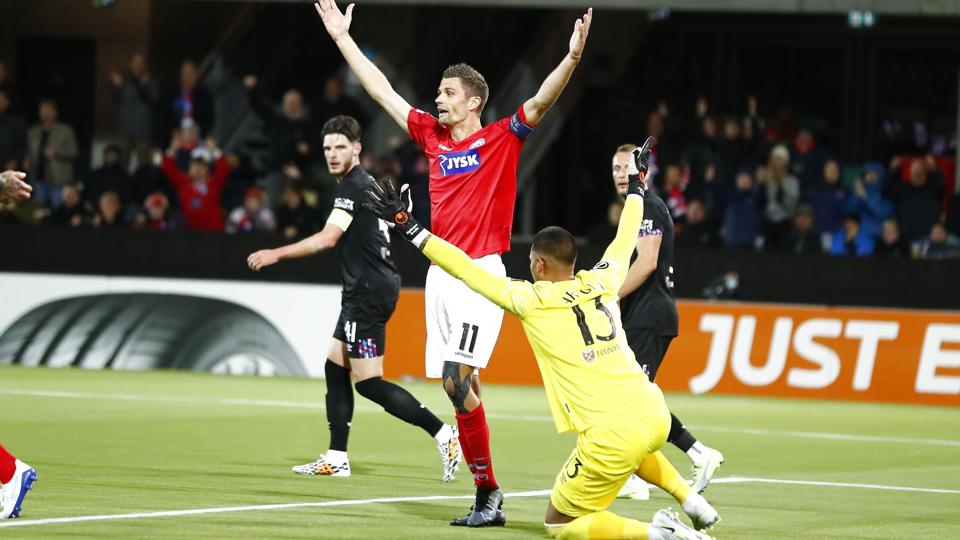 Nicklas Helenius følte, at dommeren snød Silkeborg for et mål mod West Ham. <i>Johnny Pedersen/Ritzau Scanpix</i>