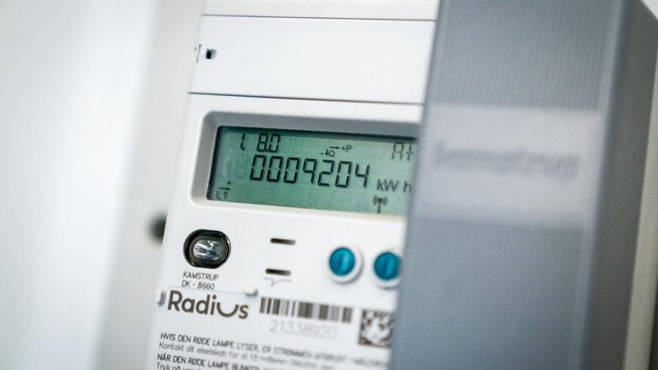 De stigende energipriser presser både private husholdninger og virksomheder i øjeblikket. Folketingets partier forhandler i disse dage om blandt andet en indefrysningsordning, hvor dele af energiregningerne kan afdrages senere. (Arkivfoto). <i>Ida Marie Odgaard/Ritzau Scanpix</i>