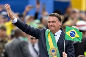 Brasiliens Bolsonaro halter langt efter rivalen i ny måling